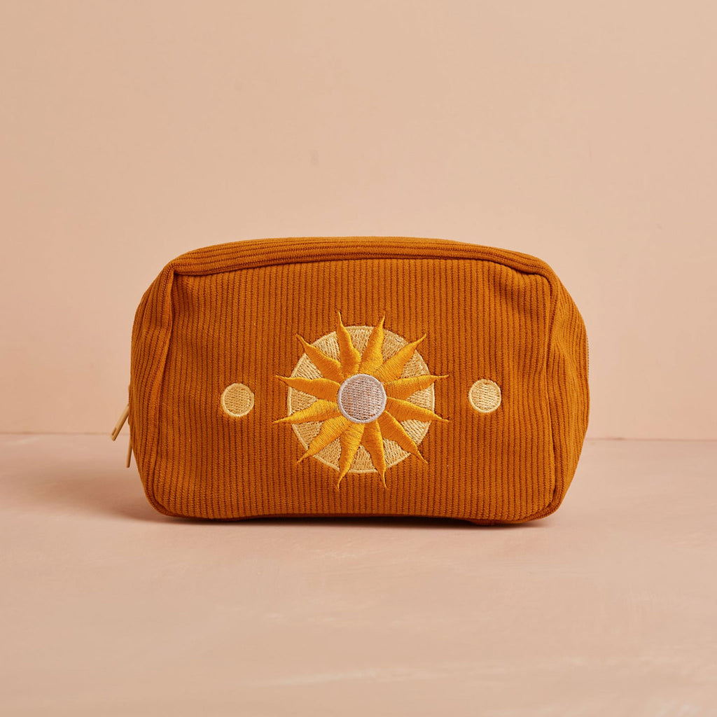 New to Wanderlust Life from independent brand Cai & Jo - a corduroy makeup bag. The perfect gift and everyday essential for organising makeup when at home, travelling, for work and the gym.