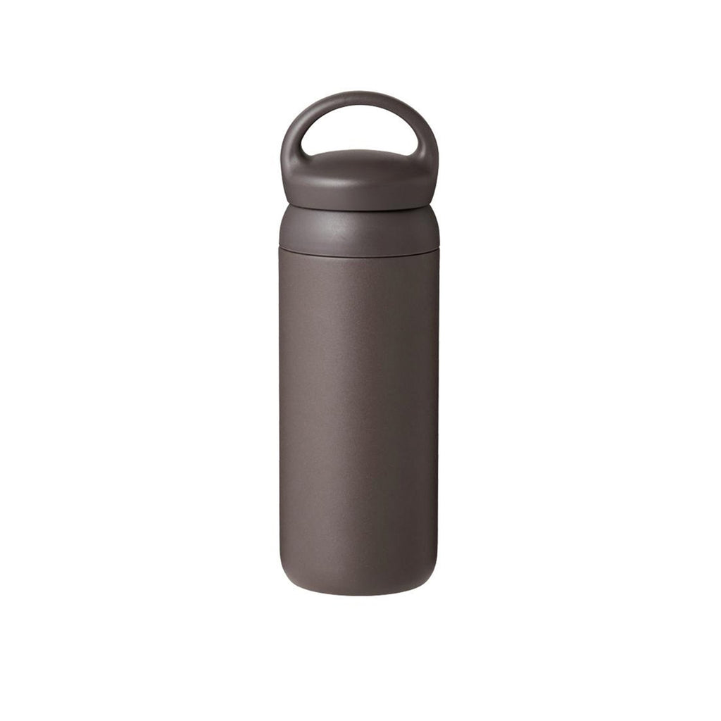 The perfect travel mug for your day off! The day off tumbler keeps your coffee warm on the go for up to 6 hours. Housed in a sleek design with handy carrier top, this is a must have travel accessory. Shop the full Kinto coffee-ware range at Wanderlust Life.