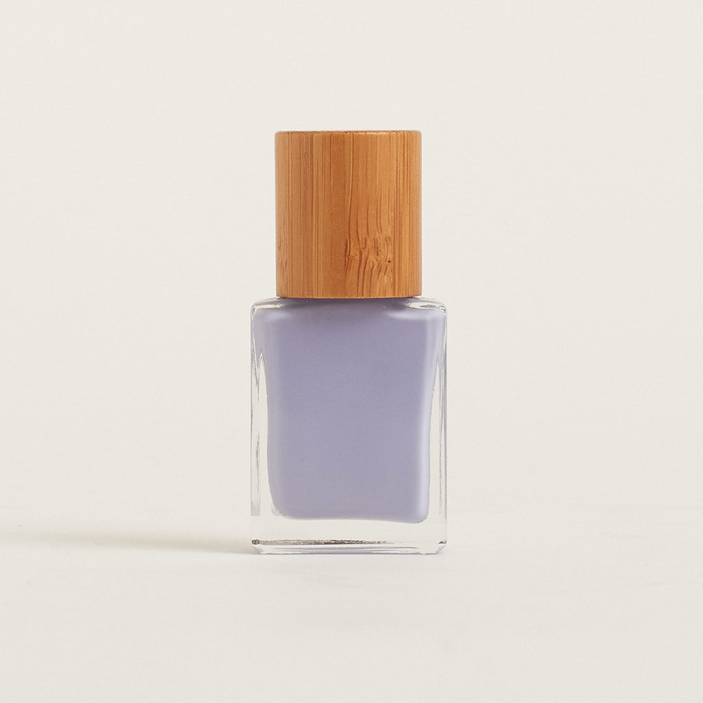 Vegan and toxic-free nail polish in the shade Lavender, a pastel lilac. Apply two coats for a flawless colour application.