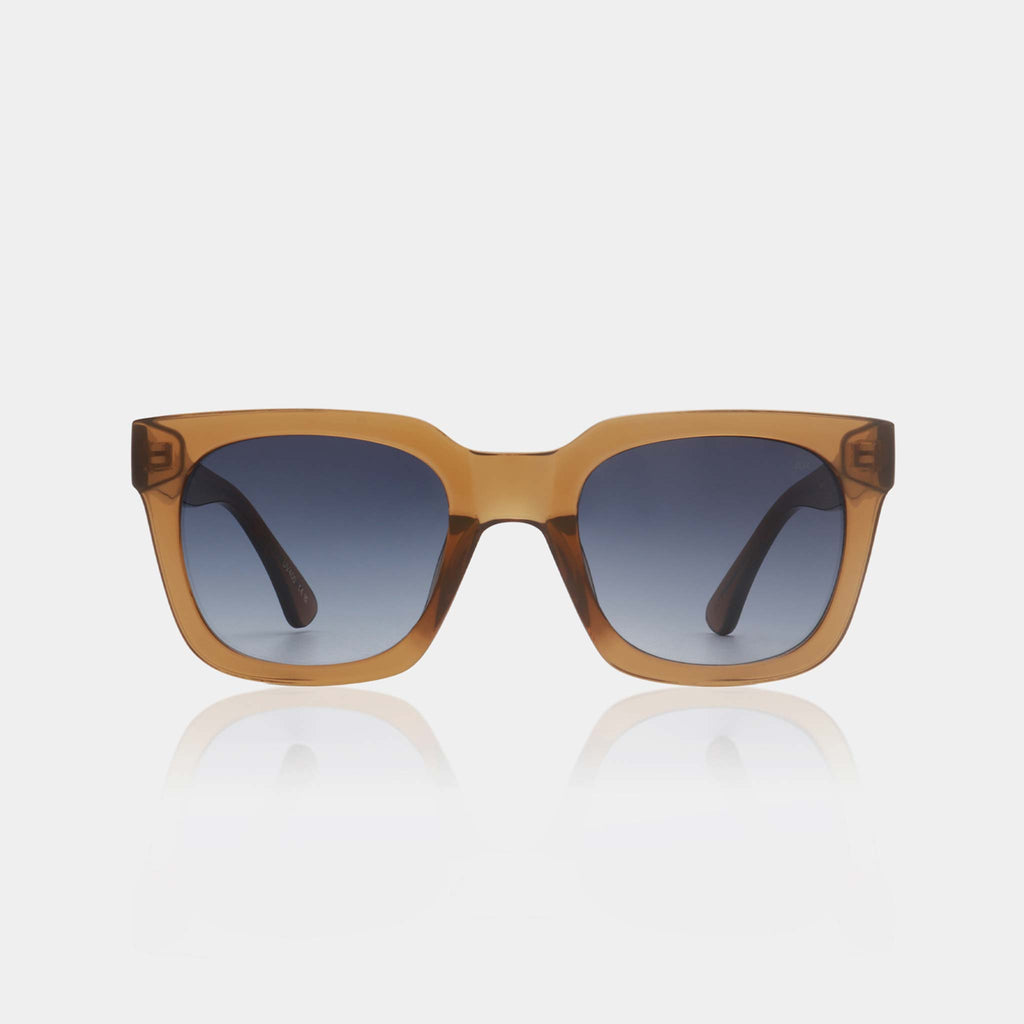 Nancy is a unisex and timeless style, featuring a medium size, squared frame.
