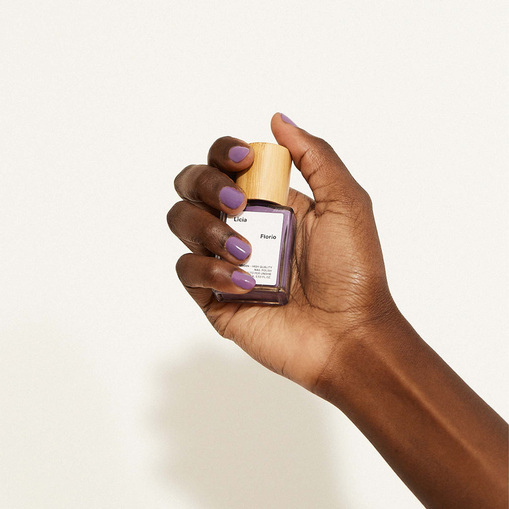 Licia Florio vegan and cruelty free nail polish in the shade 'Glacé', a deep and pigmented shade of purple with a glossy finish.