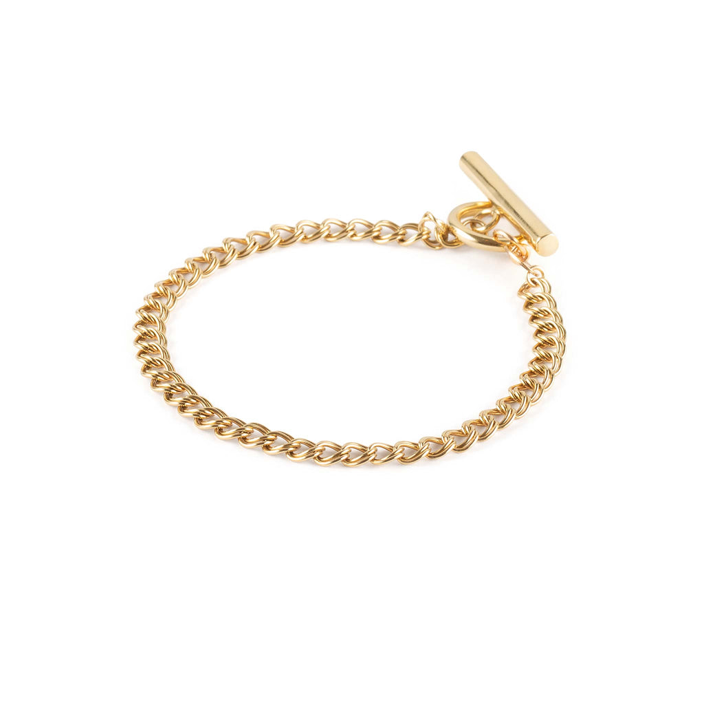 The Morgan Bracelet is a gold vermeil double curb chain, featuring a T bar, toggle fastening. A statement bracelet to add impact to your jewellery collection.  Sustainably made in the UK with recycled sterling silver.